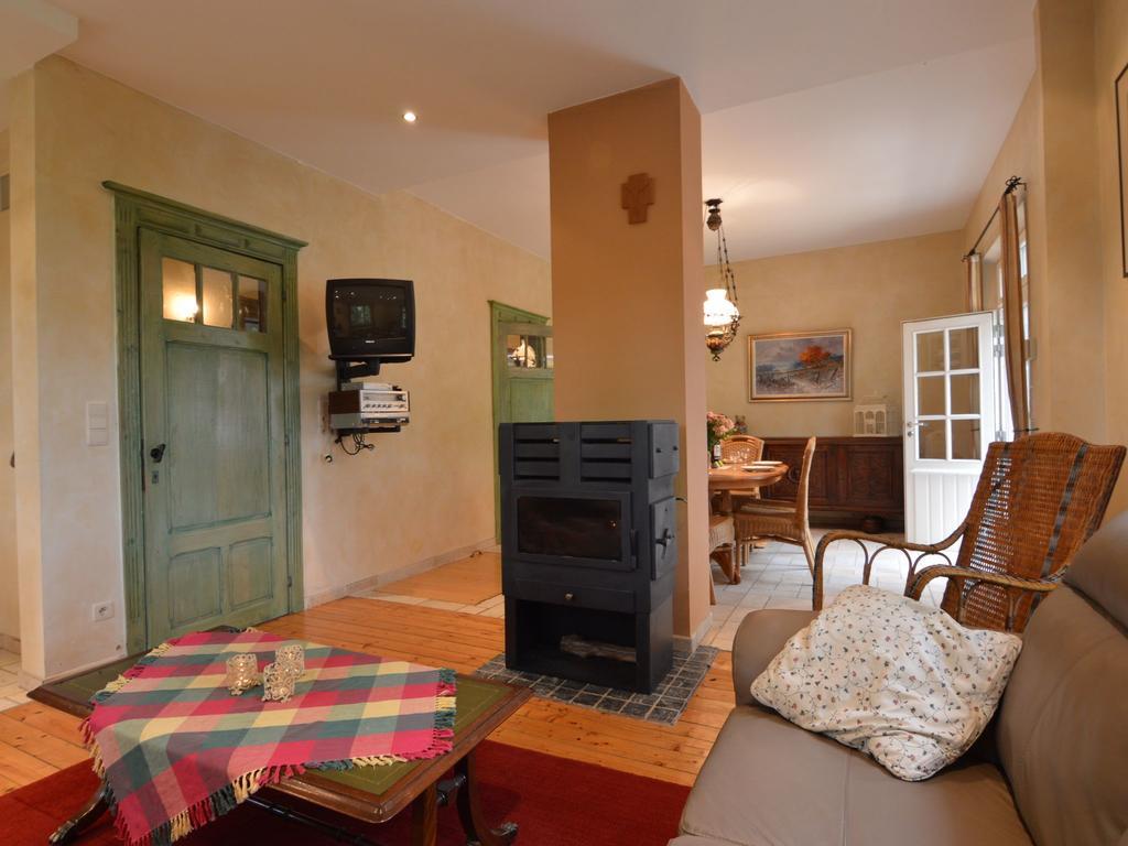 Furnished Bungalow In Monceau En Ardenne With Garden Barbecue Oizy Habitación foto
